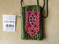 Bolsa Indiana em seda bordada