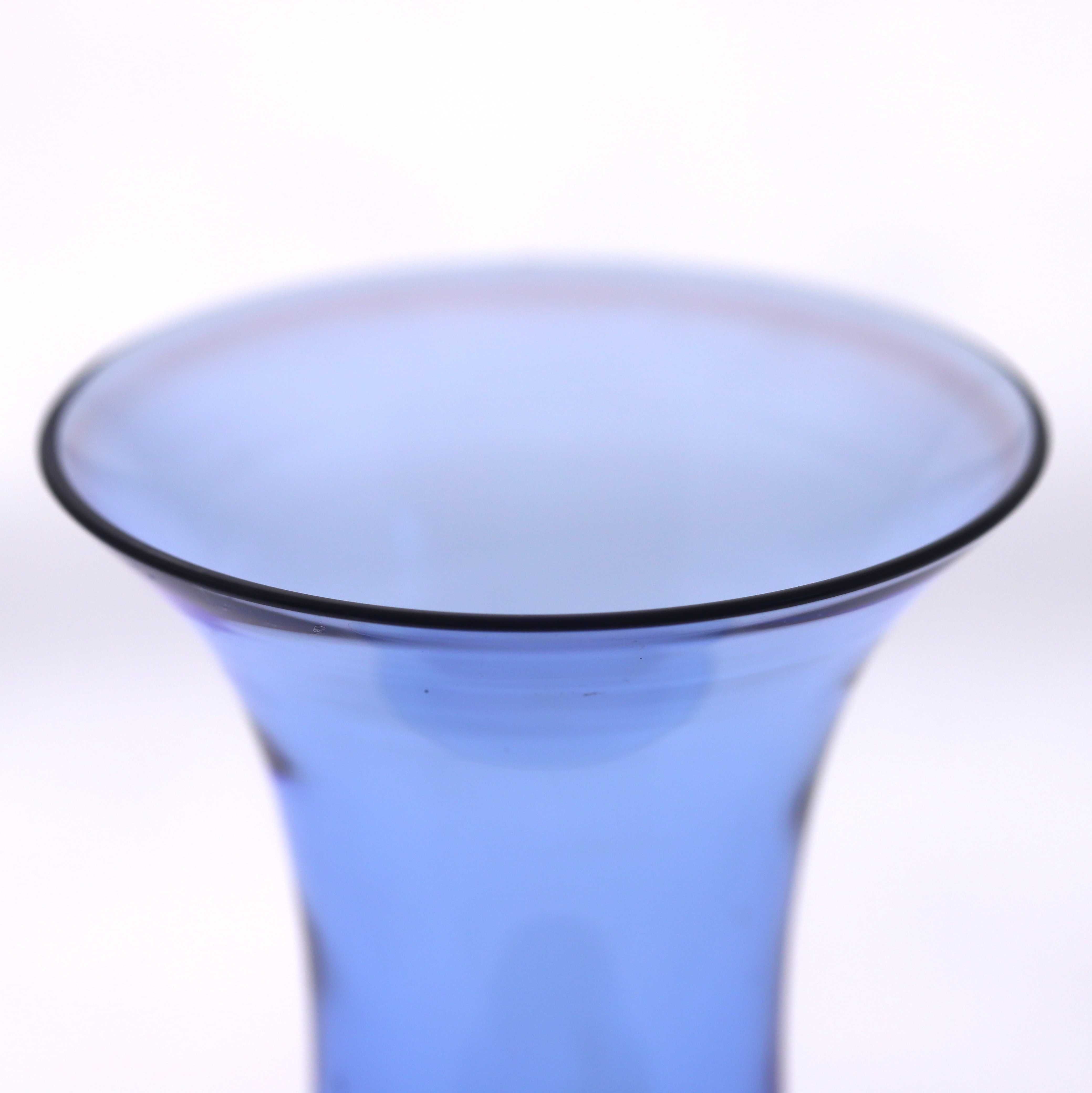 Błękitny kielich kieliszek wazon szkło vintage PRL POLSKI NEW LOOK