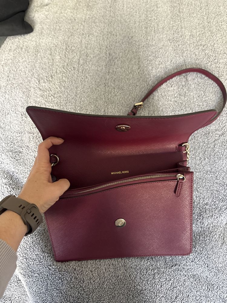 Бордова жіноча сумка Michael Kors