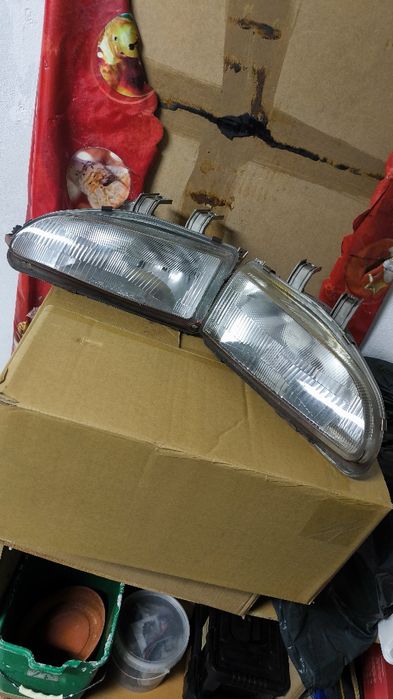 Faróis fundo branco