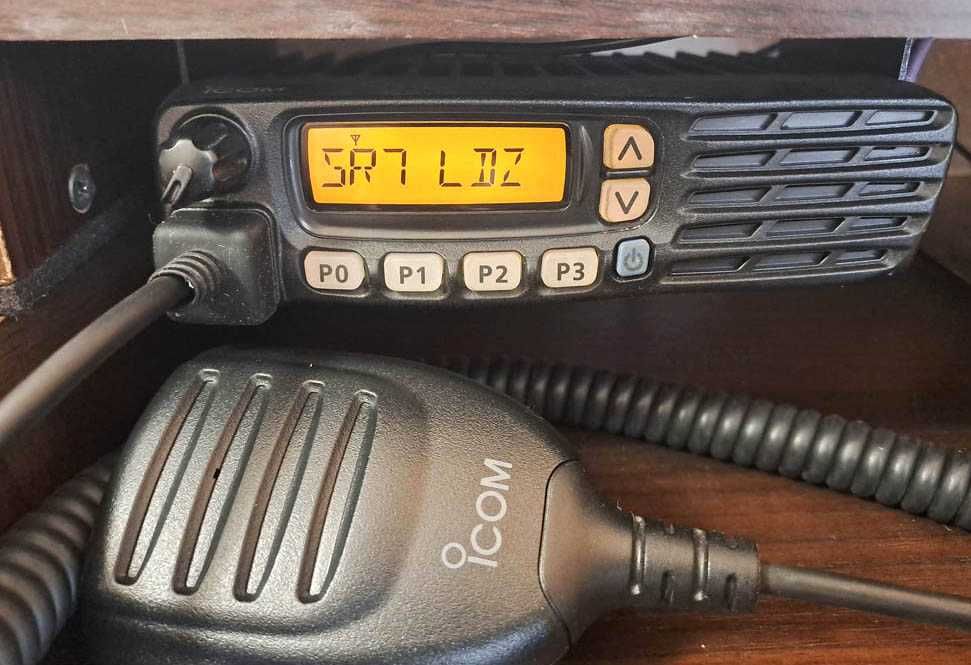 PMR Radio ICOM , 400 - 470 MHz - full-TX, 25 Watt, radiotelefon