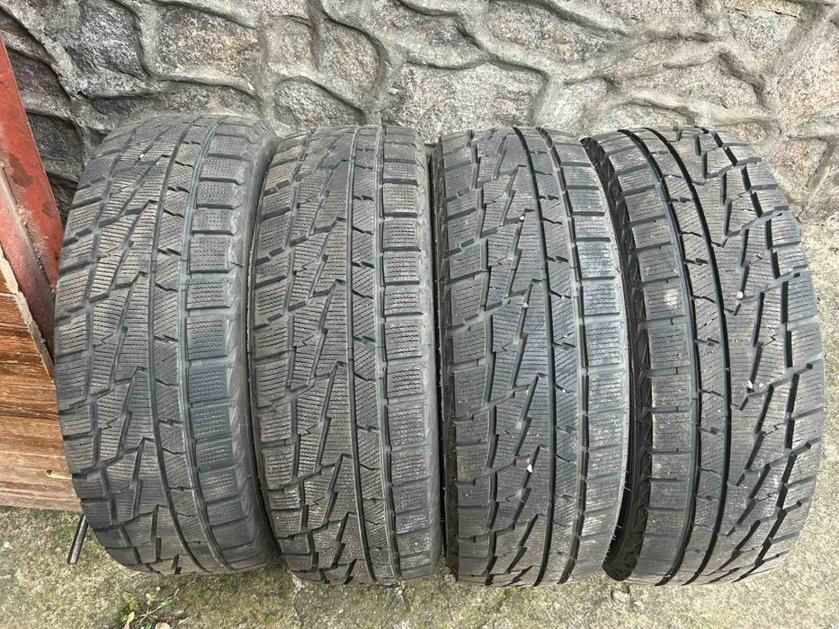 Продам зимову гуму 225/65 R17 premiorri viamaggiore z plus