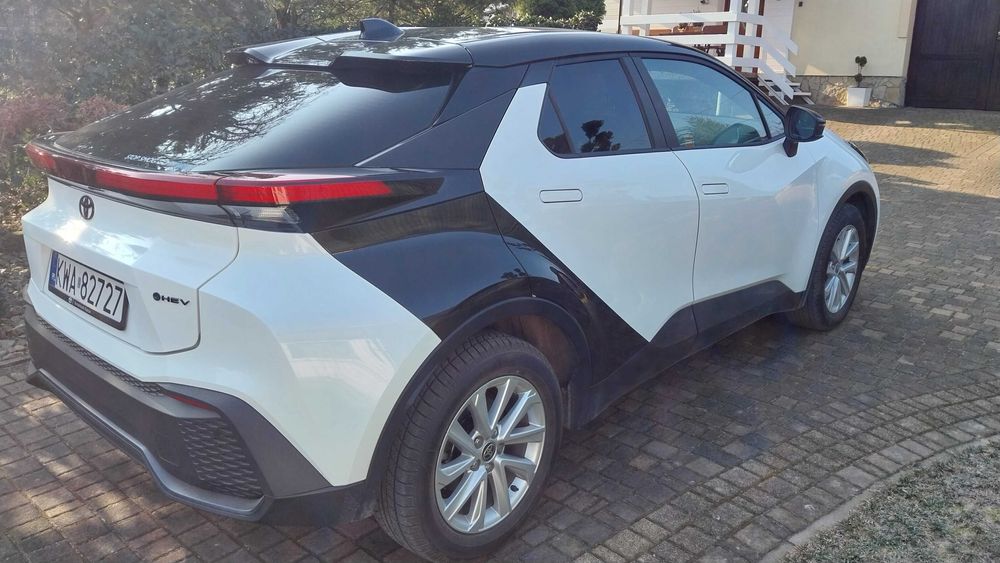 Toyota chr 2700 przebieg  jak z salonu