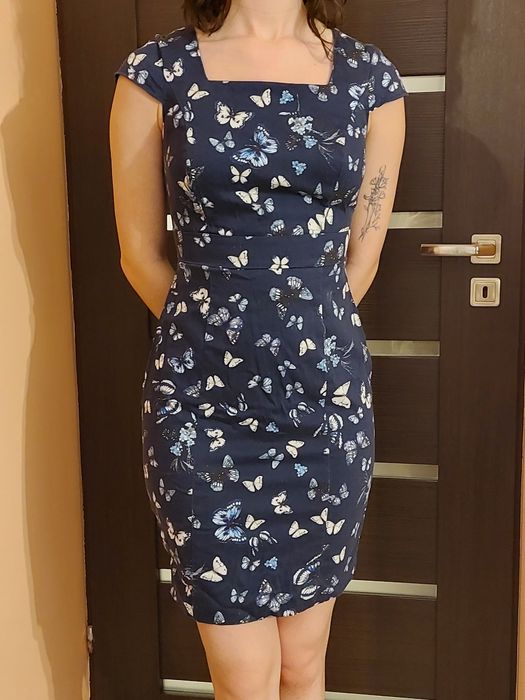 Śliczna wiosenna granatowa sukienka