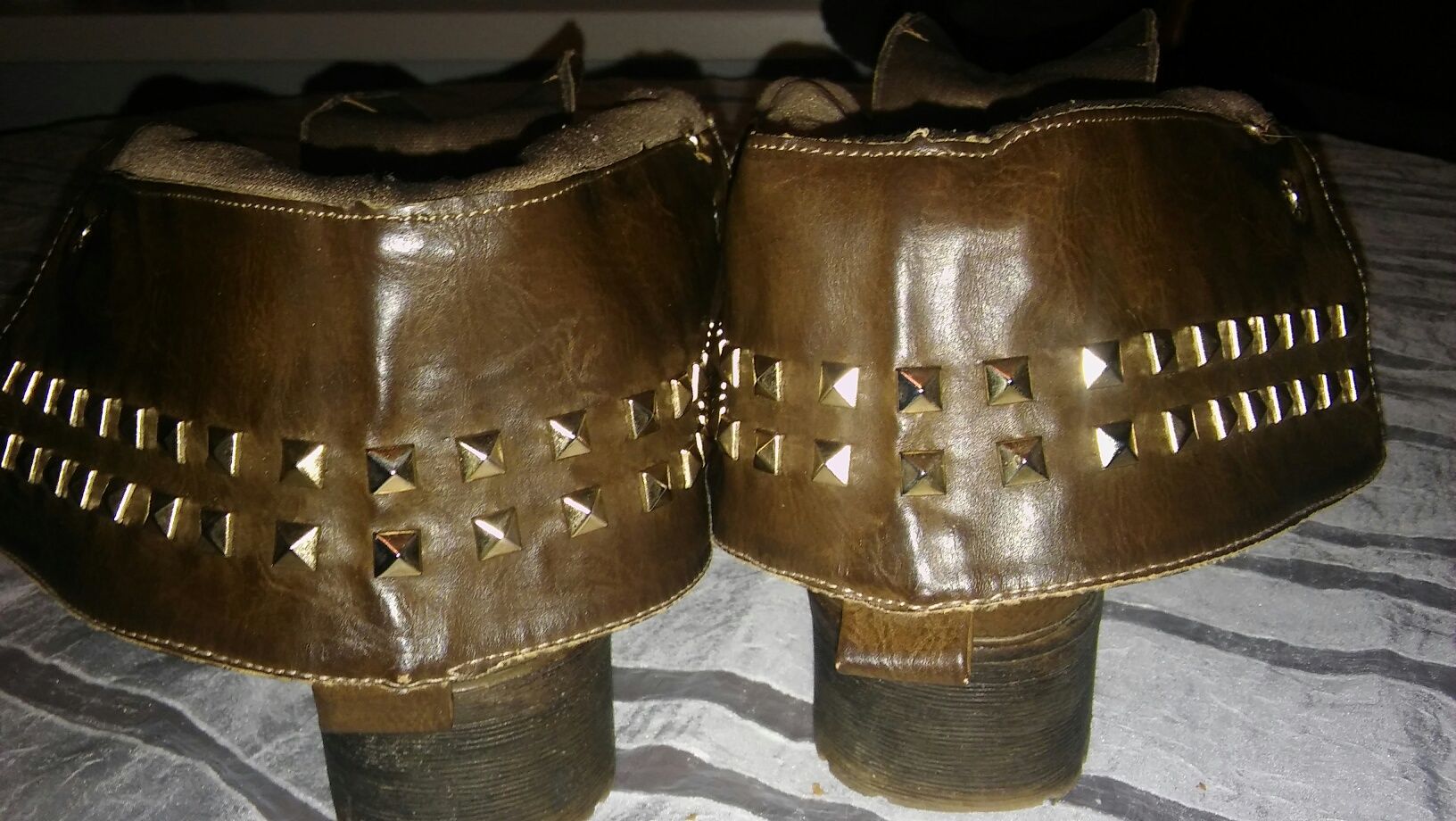 Buty damskie z cwiekami r.37