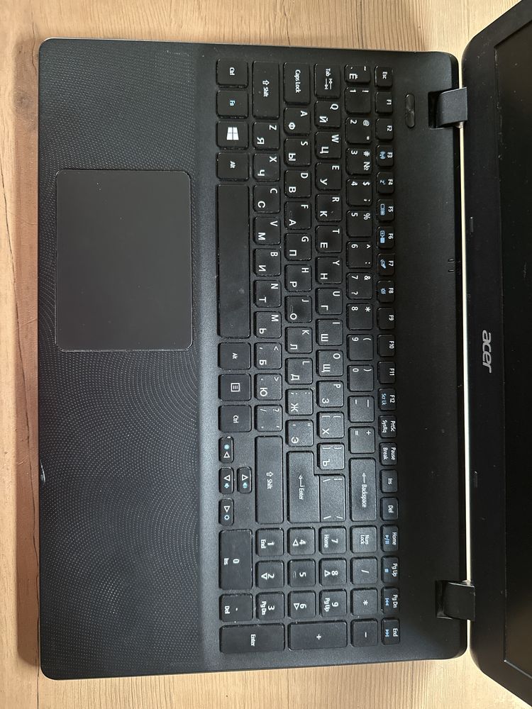 Ноутбук робочий, з віндою Acer Aspire ES1-512-C89T (NX.MRWEU.012)