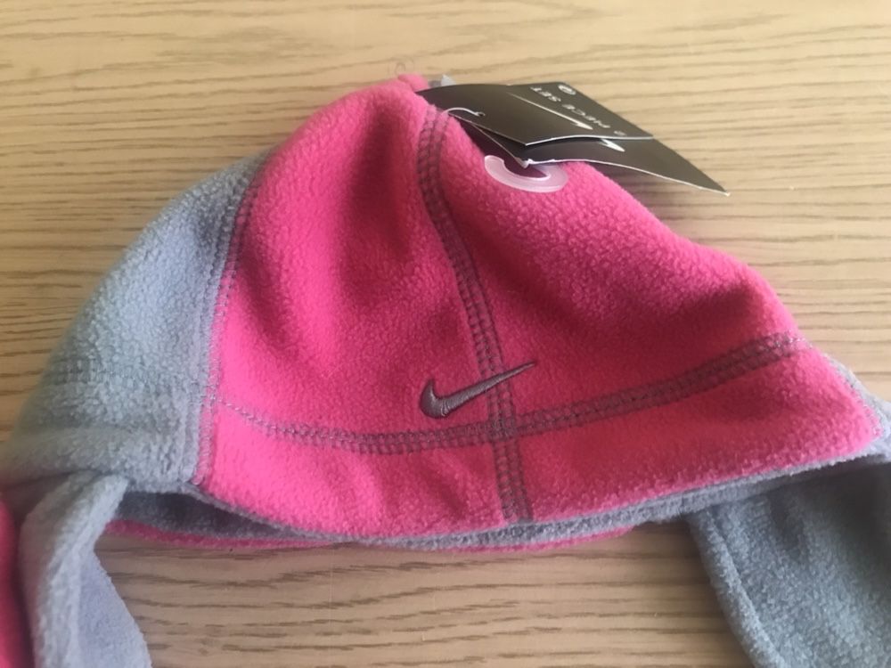 Nike czapka i rekawiczki dla dziewczynki