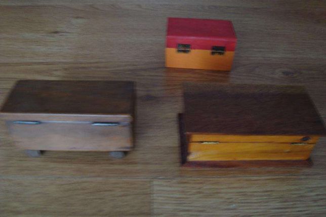 3 caixas em madeira
