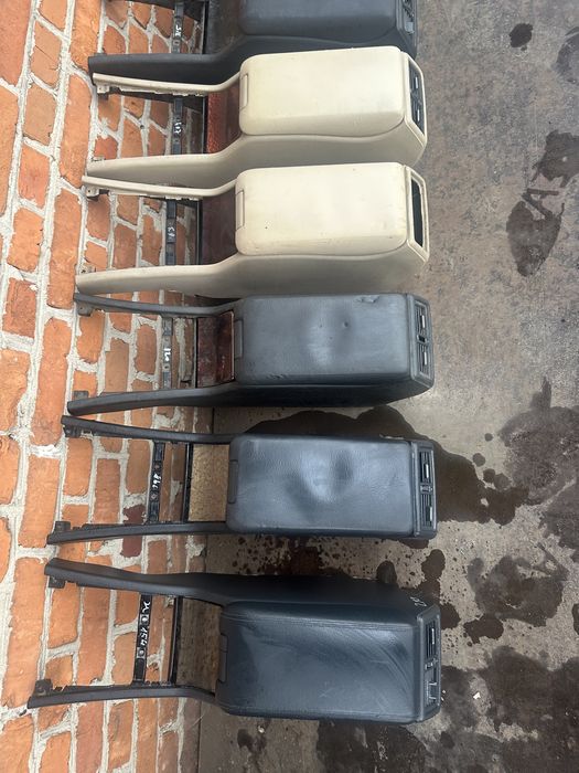 Підлокітник подлокотник центральна консоль Mercedes 210