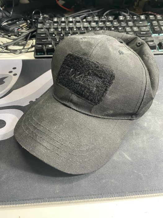 Czarna czapka z daszkiem z rzepami Texar