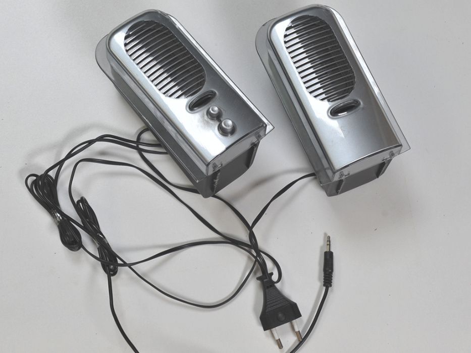 Colunas de som amplificadas