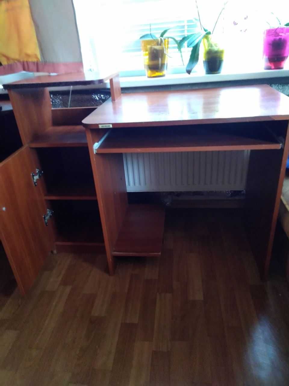 Стол рабочий компьютерный с тумбой
