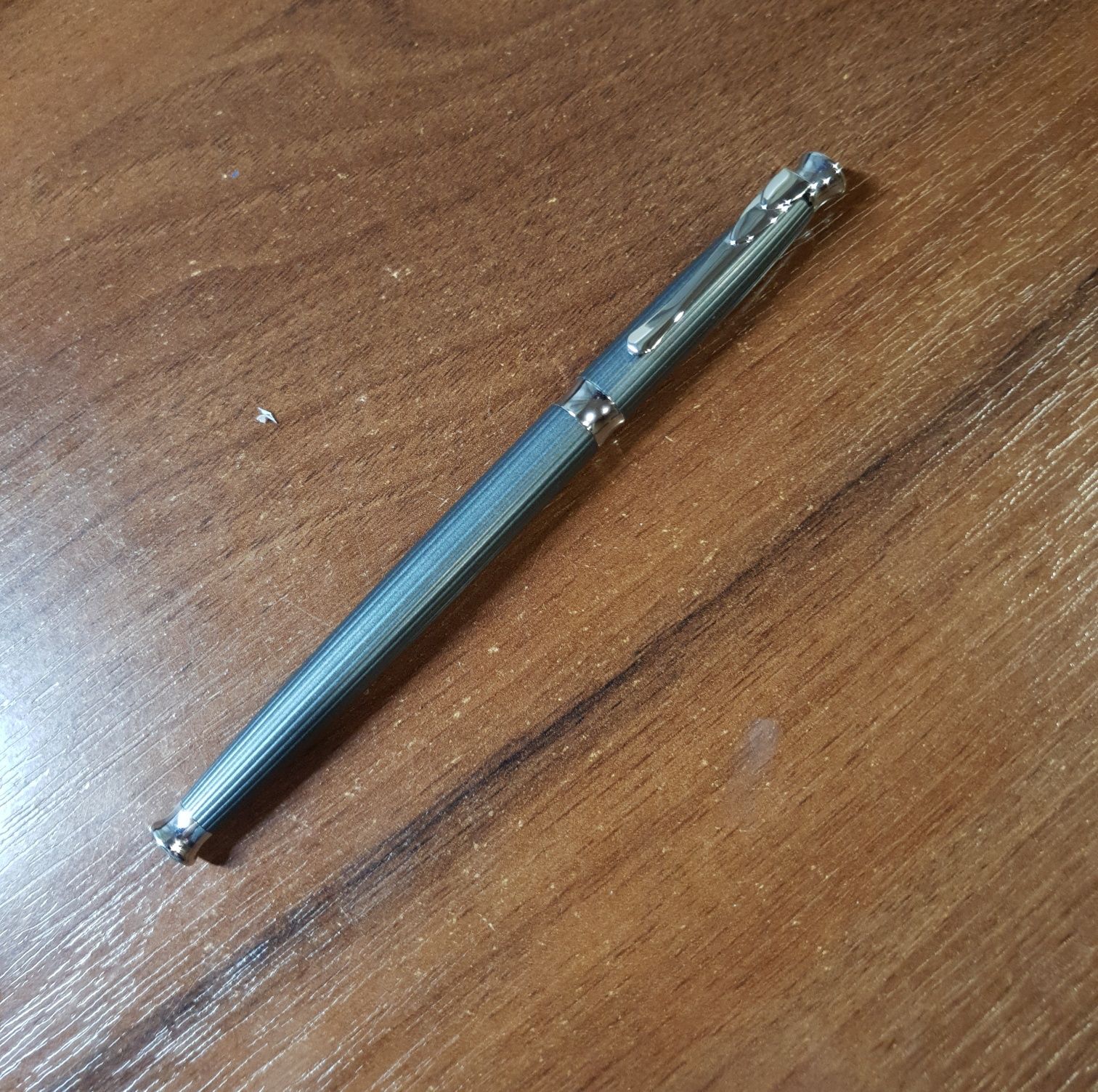 Ручка-перо металева