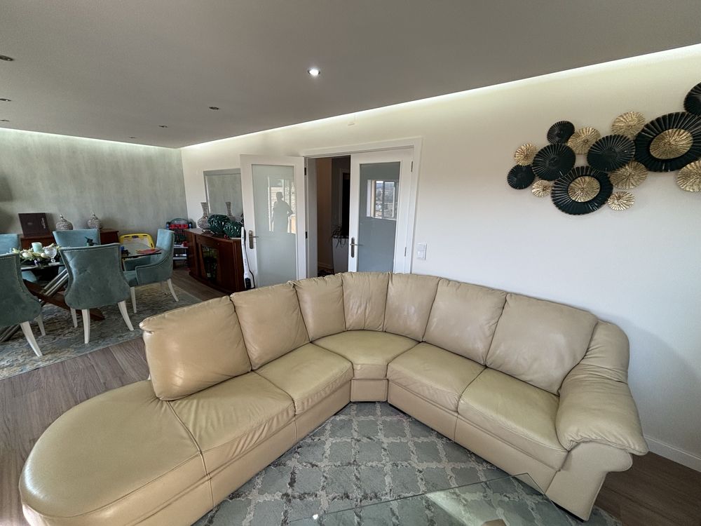 Sofa de pele beje