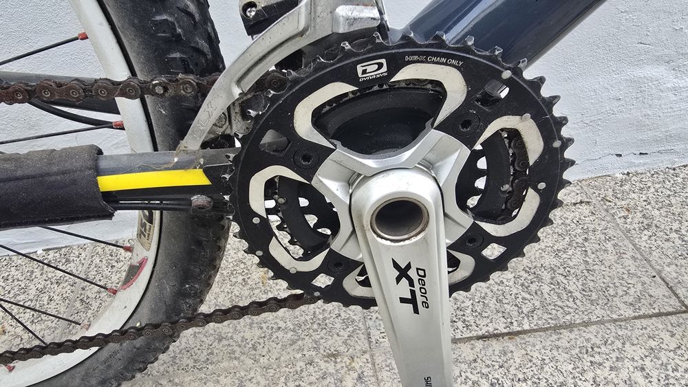 Bicicleta toda em carbono roda 26