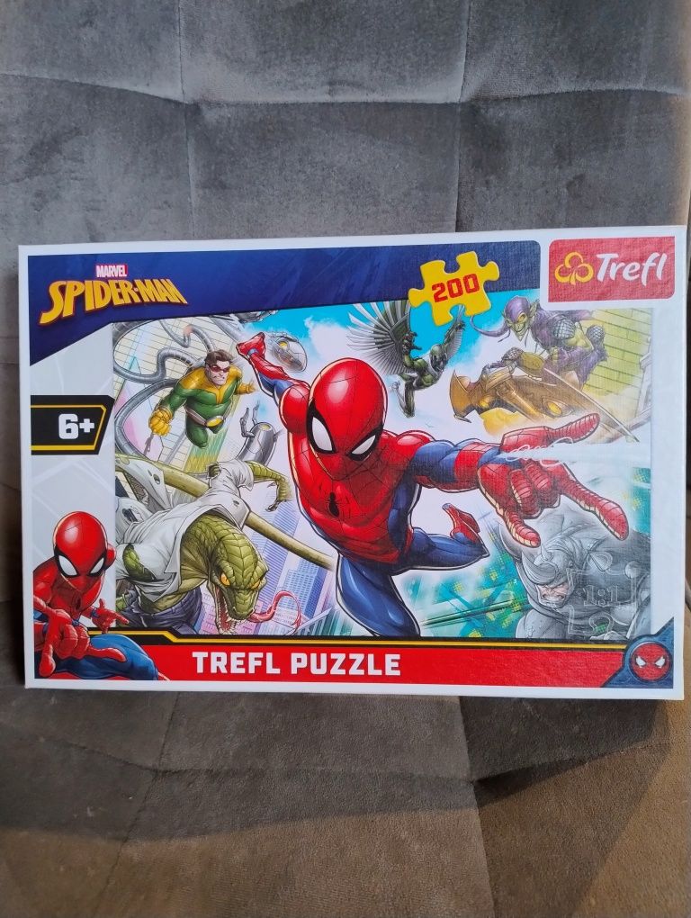 Puzzle Trefl Marvel Spider-Man 6+ 200 elementów stan idealny