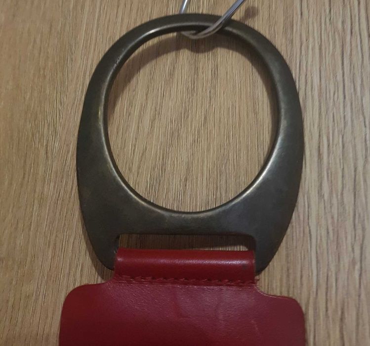 Makalu Pasek Czerwony z Szeroką Metalową Klamrą