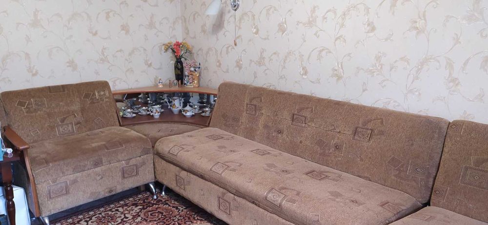 Уголок и диван.б/у