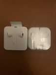 Fones da apple novos, nunca usados ainda nas devidas caixas como se ve