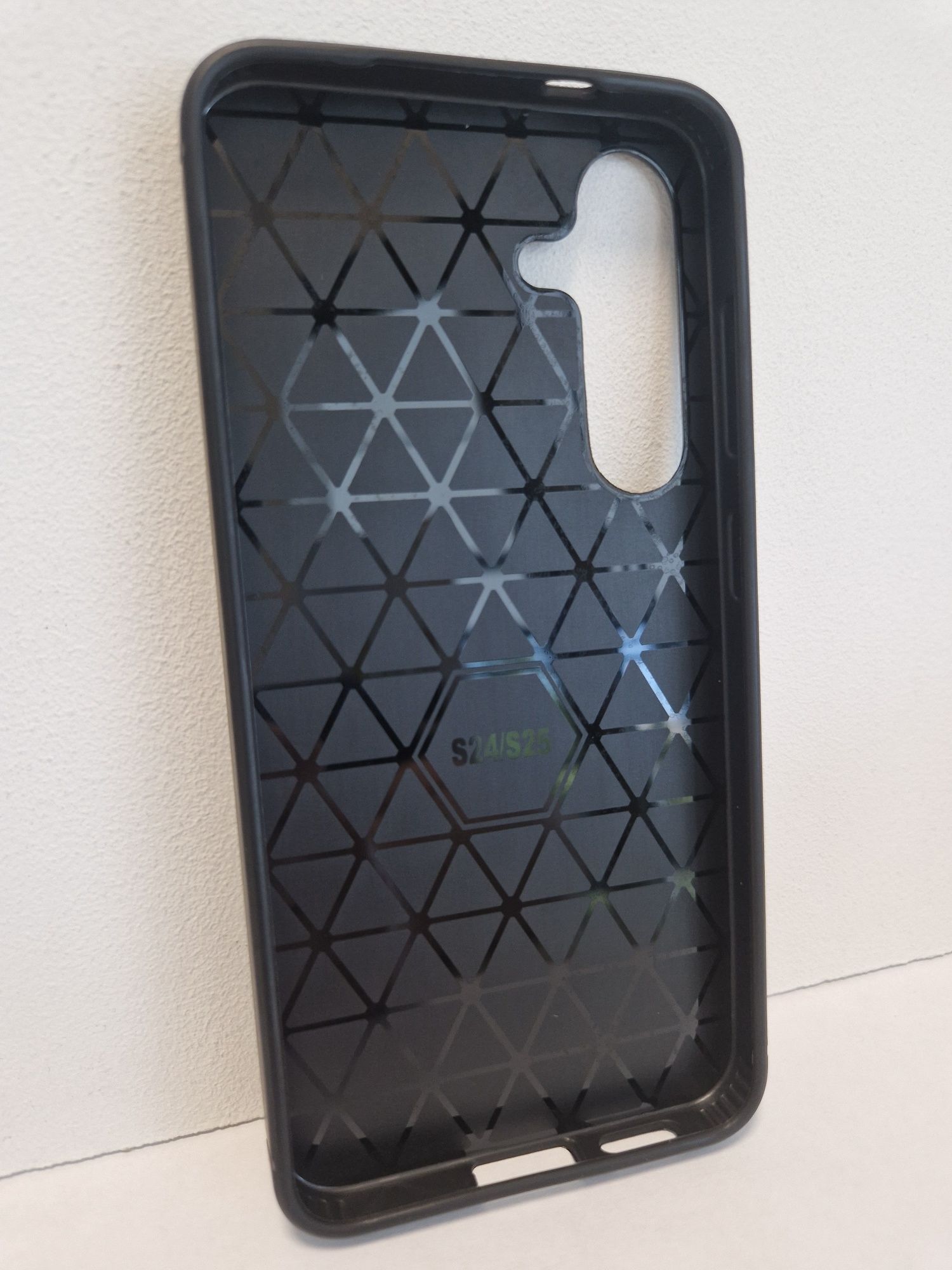 Futerał Carbon do Samsung Galaxy S24 czarny