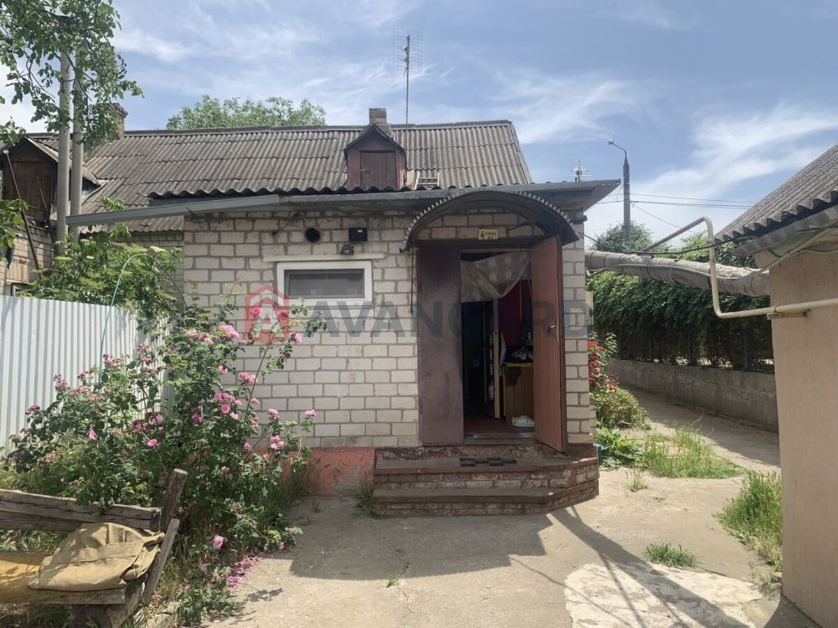 Продам частину будинку.