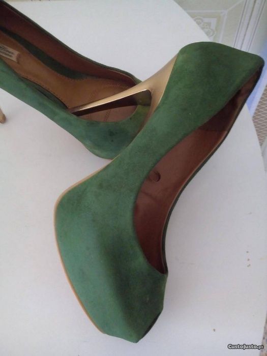Sapatos Zara cor verde esmeralda N. 37 - Semi-Novo
