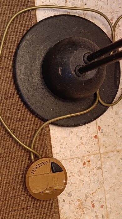 Candeeiro de pé alto