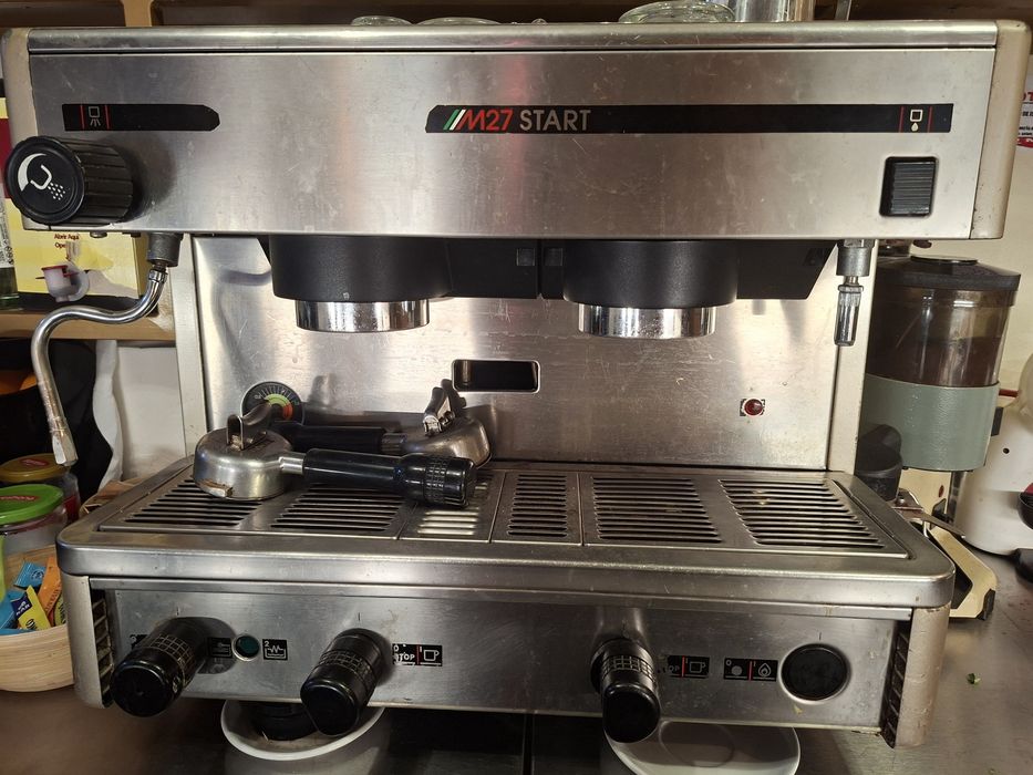 Máquina de Café com Moinho