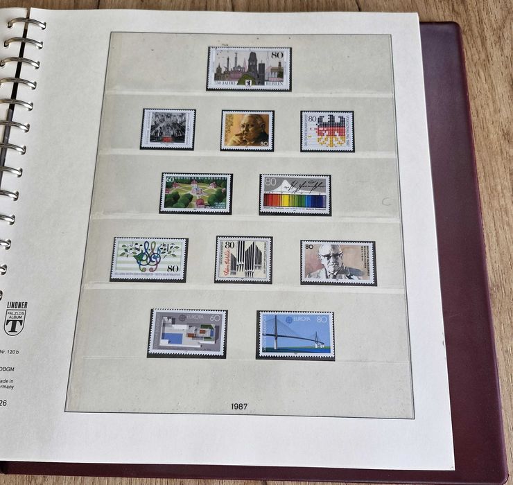 Znaczki pocztowe , klaser dedykowany Niemcy lata osiemdziesiąte