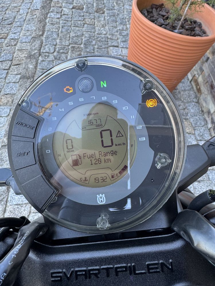 Husqvarna Svartpilen 401 Como Nova 1600km apenas