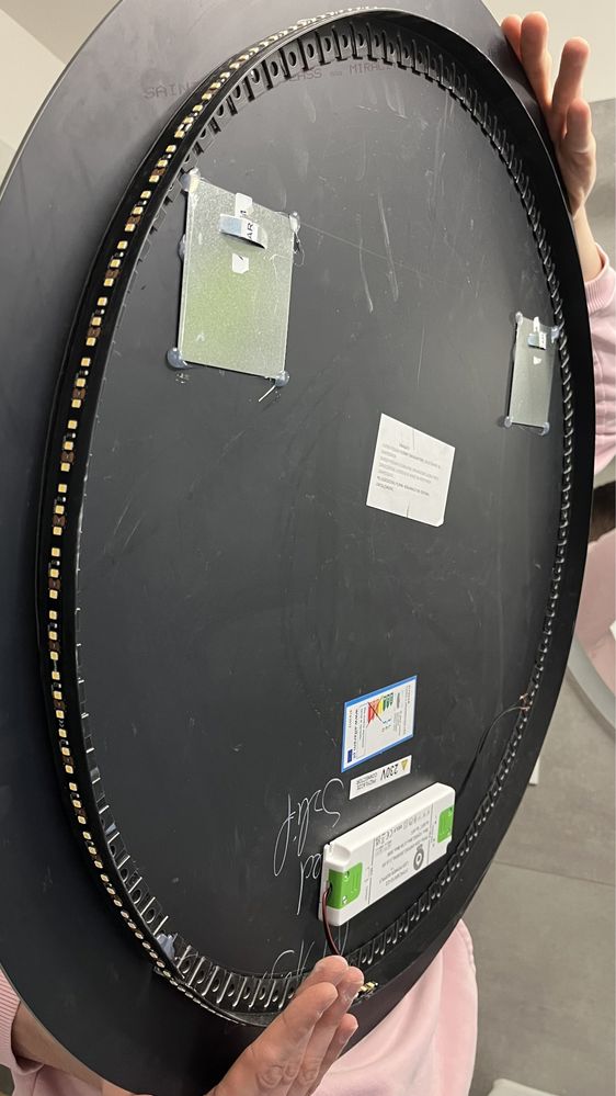 Nowe lustro łazienkowe okrągłe 70 cm z podświetleniem Led