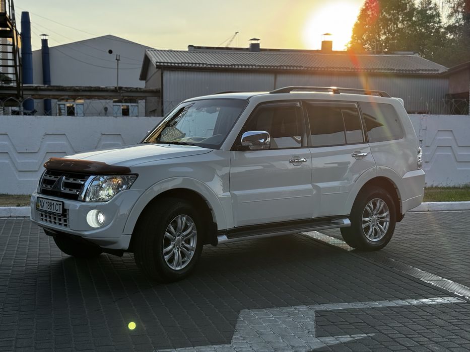 MITSUBISHI Pajero 2012 3.2 дизель 1 хозяин