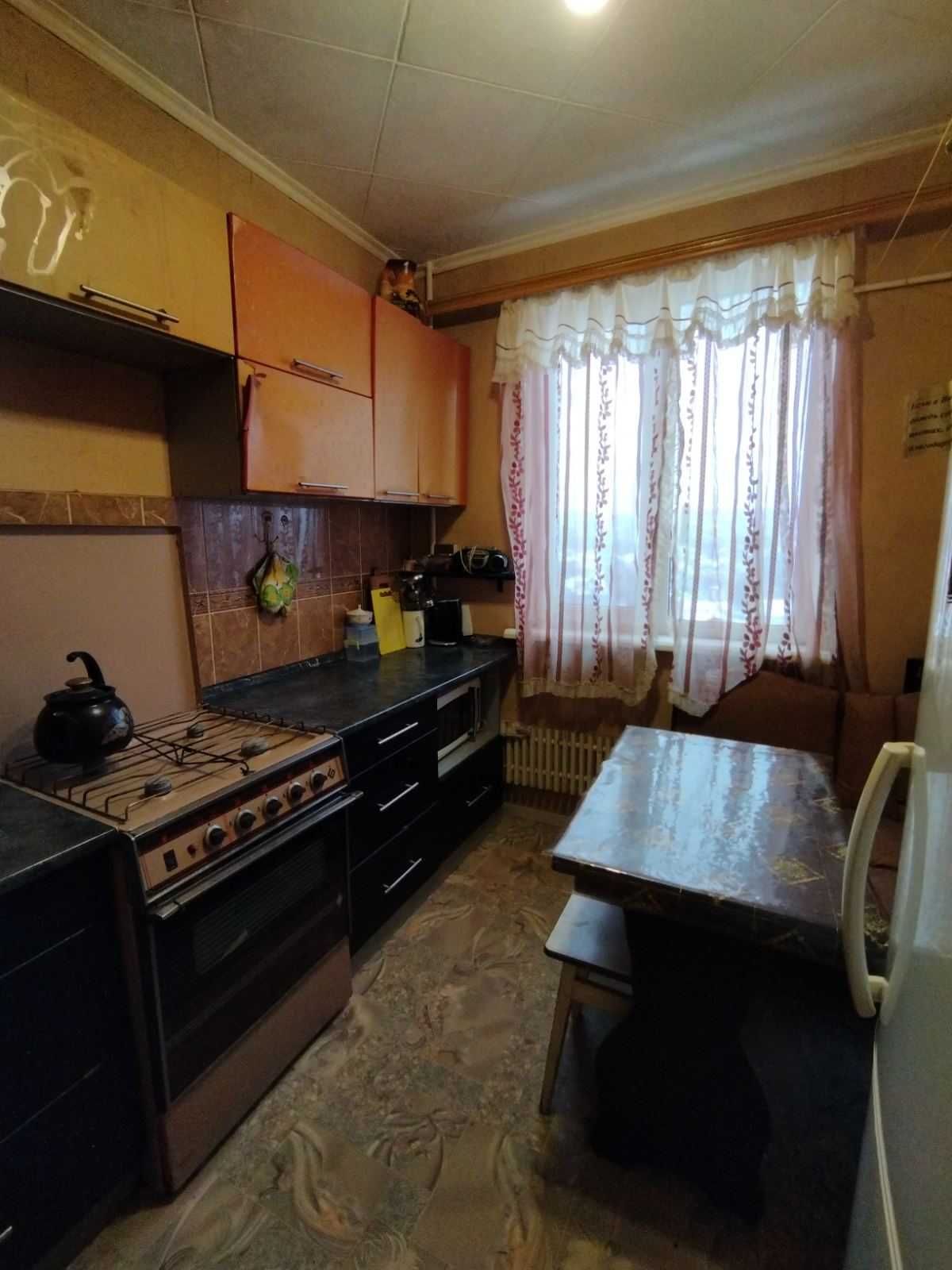 Продам 3 комнатную квартиру возле метро Киевская