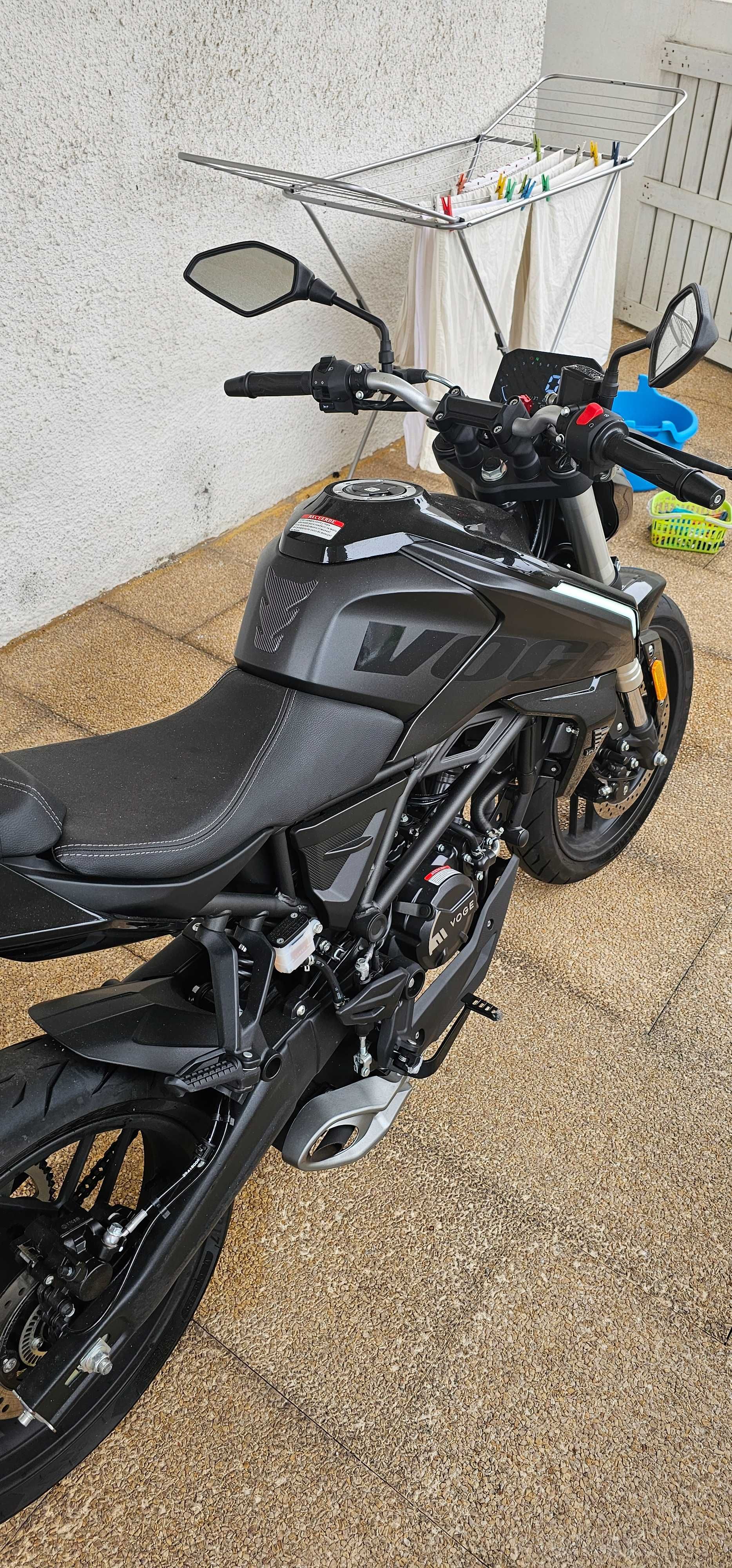 Moto Voge 125 R como nova