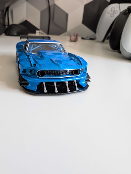 Hot Wheels premium 1:43, '69 Modified Ford Mustang