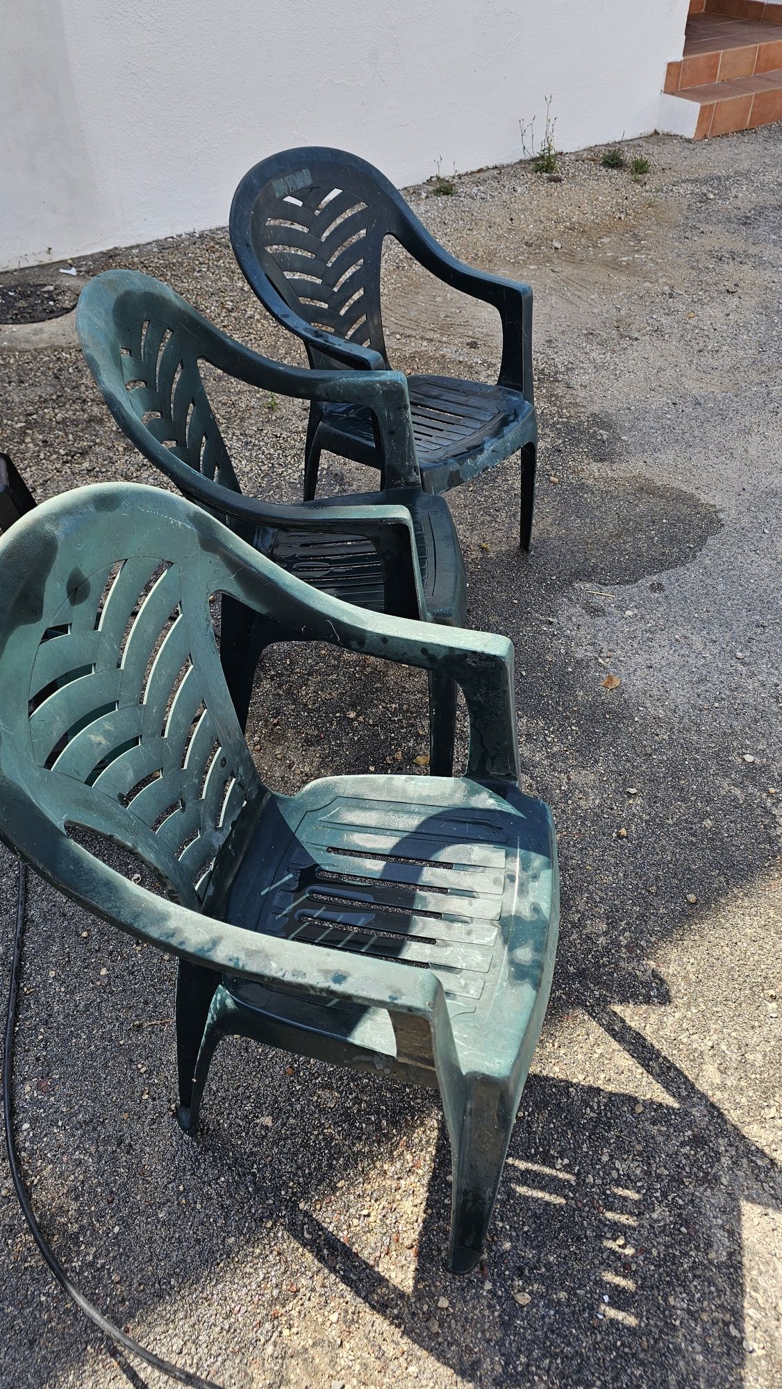 Vendo 3 cadeiras de jardim