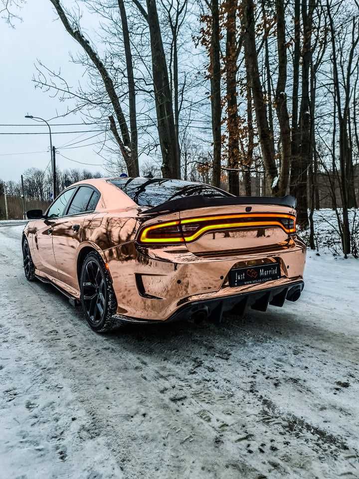 Wypożyczalnia, Wynajem Samochód do ślubu Złoty Mustang Dodge Maserati