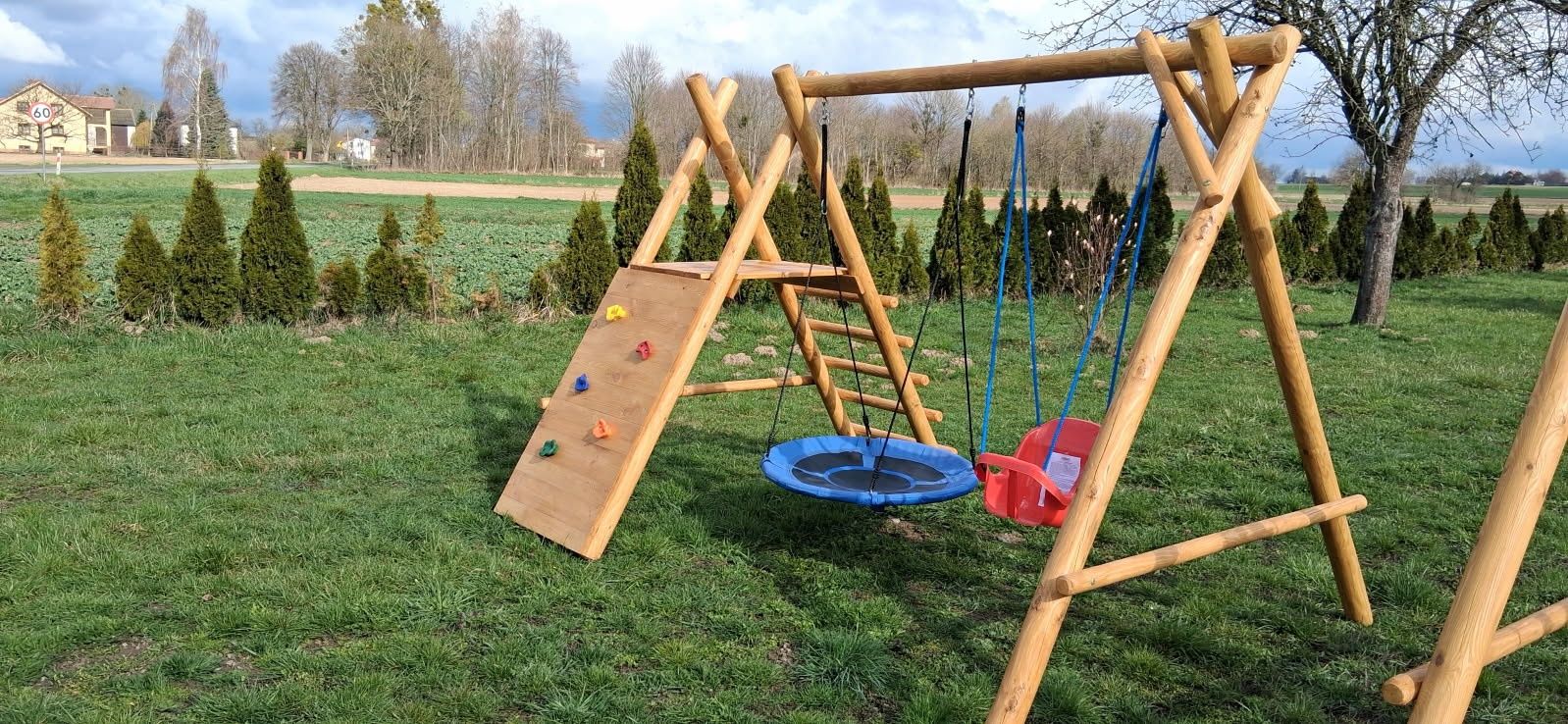 Sprzedam mały plac zabaw