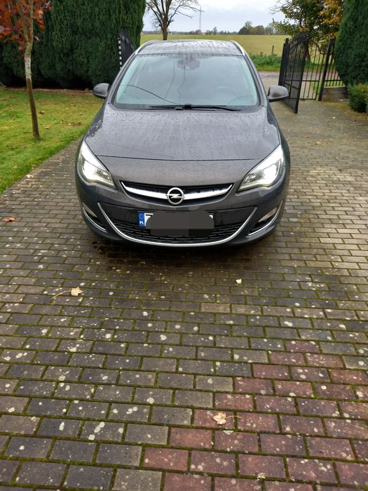 Opel Astra J kombi cosmo