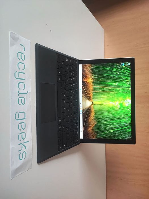 Microsoft Surface Pro 7 Plus i7-1165G7 16GB Ram 256GB NVMe teclado PT