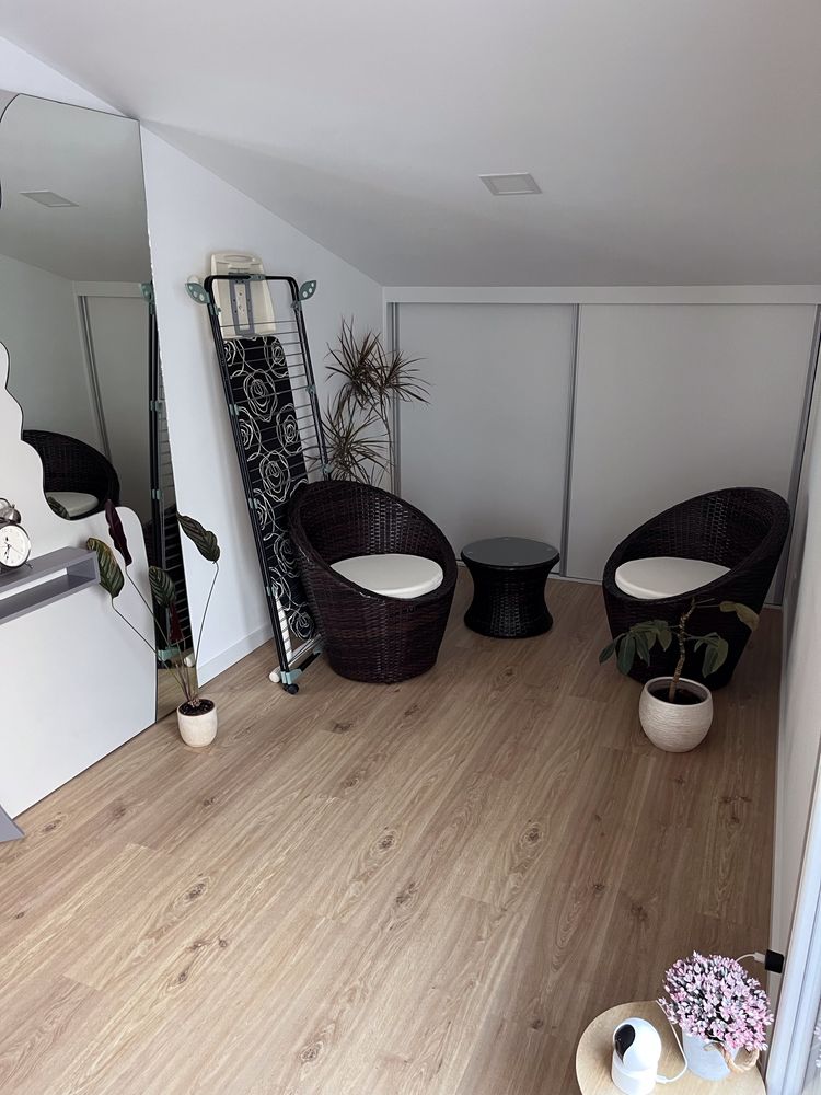 Quarto individual com WC privativo