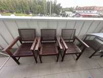 Krzesła drewniane balkon ogrod