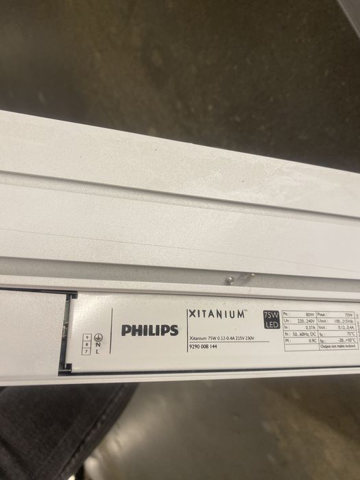 Lampy biurowe trojkąt  Geometric Ring Led 82W 4000k led 80Ra