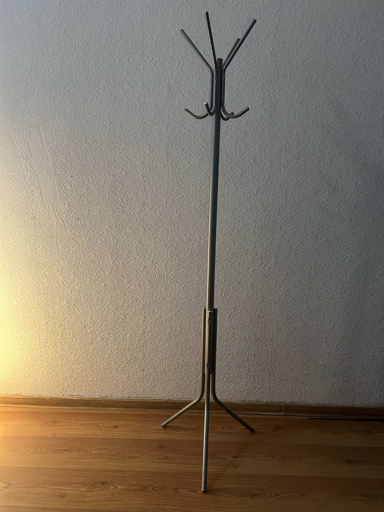 Wieszak ma ubrania