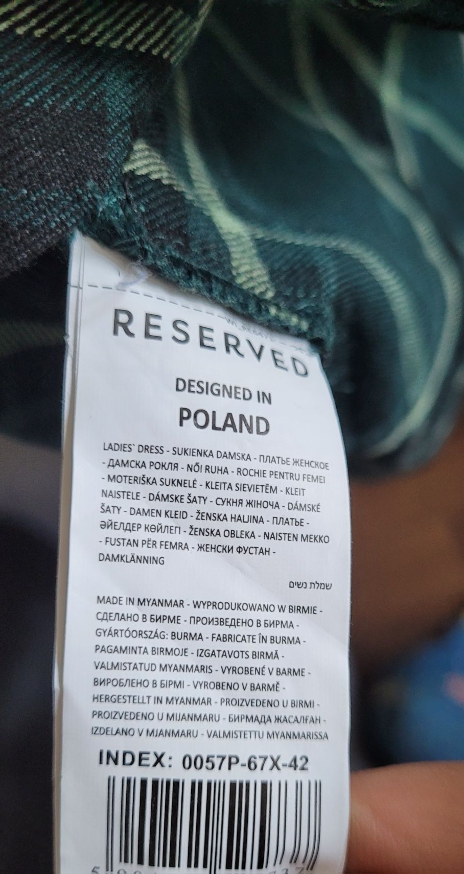 Sukienka w kratę Reserved