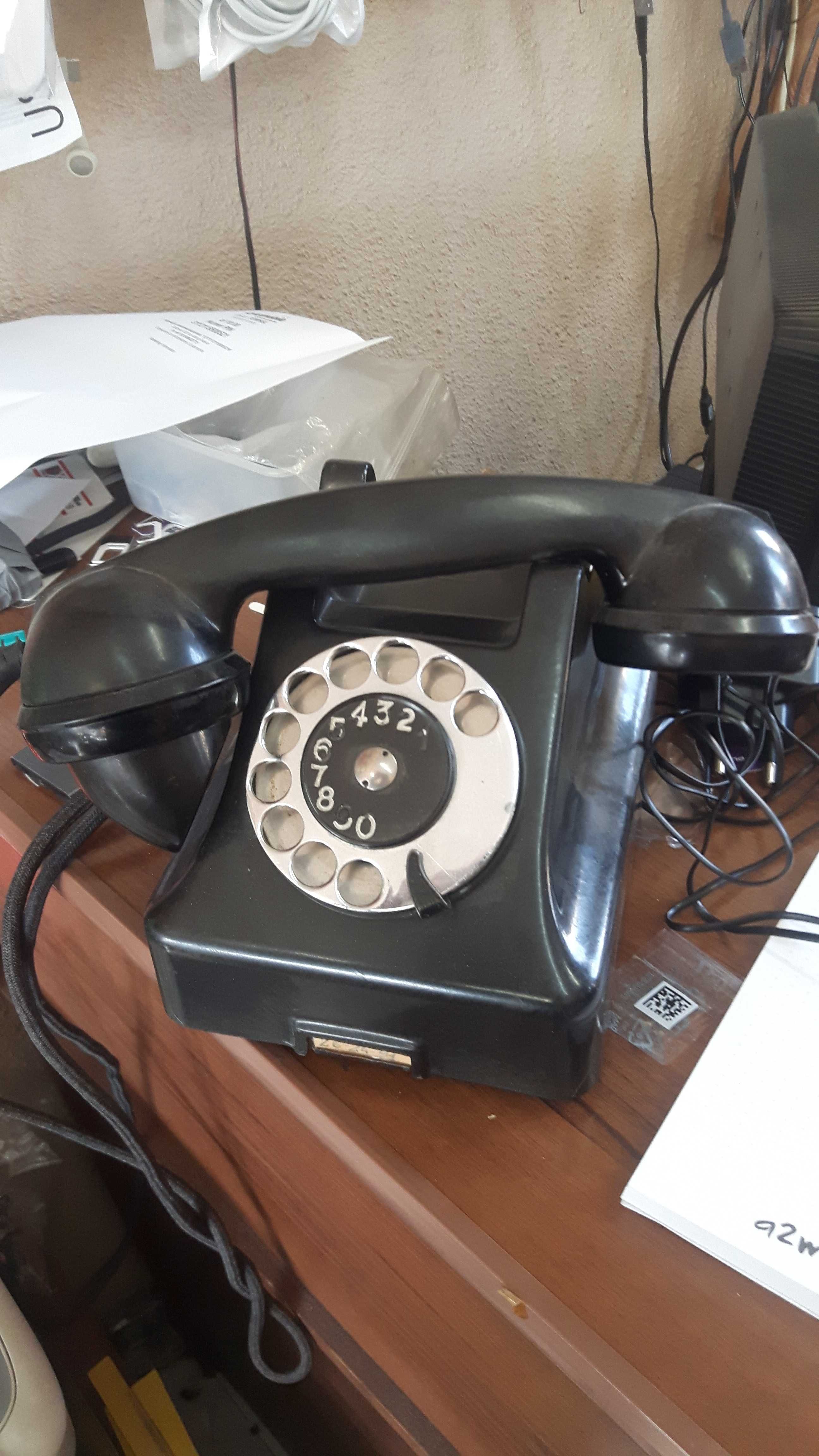 Stary Telefon antyk RWT  T4 działa z 1954 roku