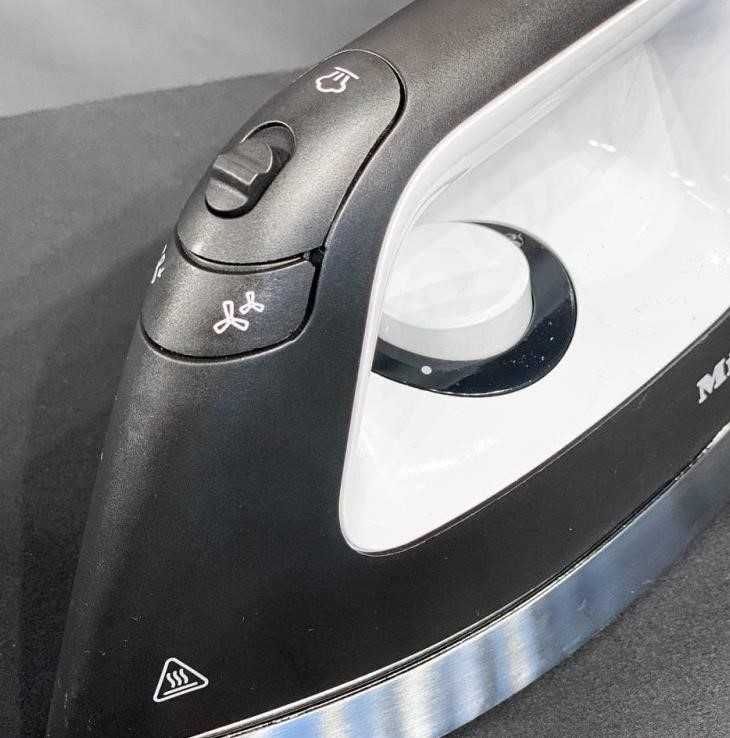 Гладильная система Miele B 1847 прасувальна праска міле