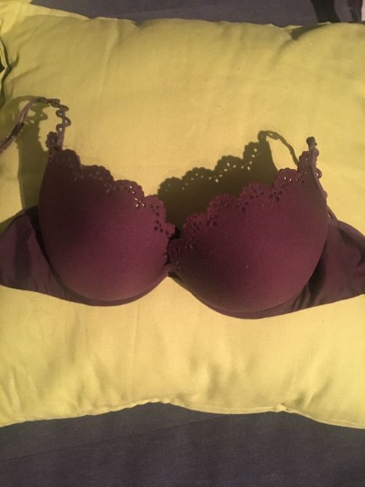 TRIUMPH biustonosz push-up piankowy,bardzo delikatny,niegryzący75-80 B