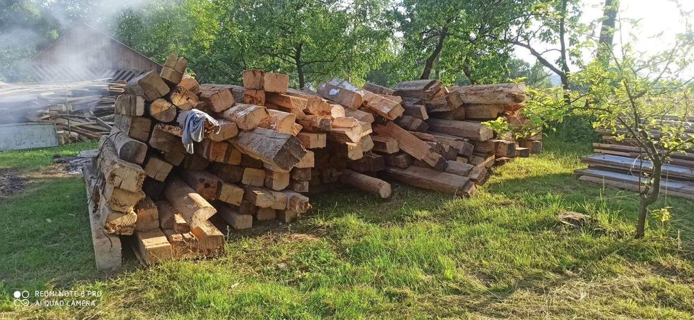 Belki i drewno z rozbiórki domu