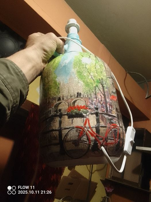 Szklana pomalowana butla